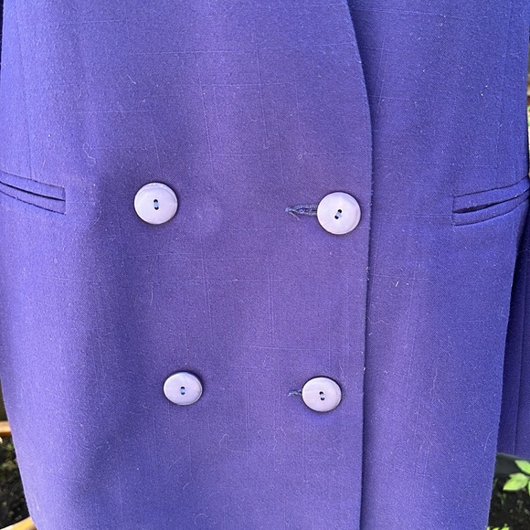 Size 14, Shorts and Matching Blazer, Suit. Gorgeous Royal Saphire Blue. - Picture 6 of 15